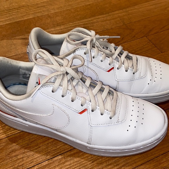 White Nike sneakers!! - Picture 2 of 4